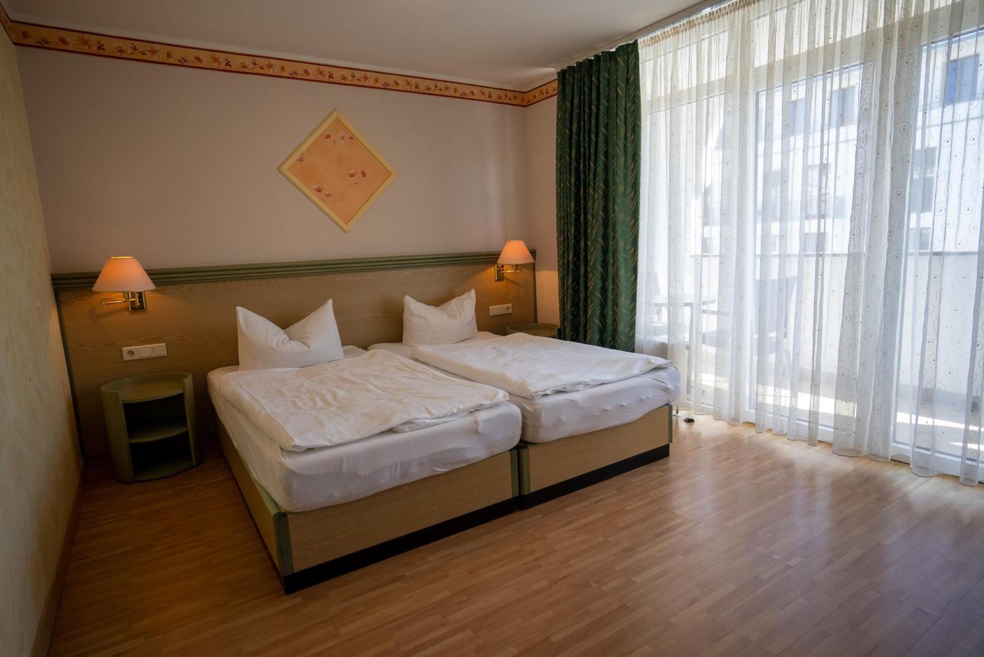 Hotel Esplanade & Aparthotel Rialto Binz Exteriör bild